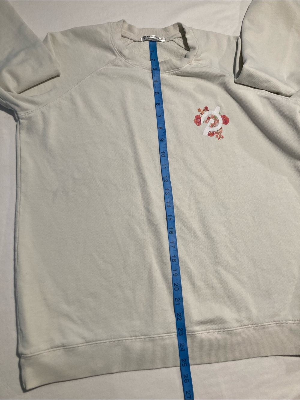 Peloton Cream Crewneck Sweatshirt with Yellow Sleeve Logo - Picture 7 of 9